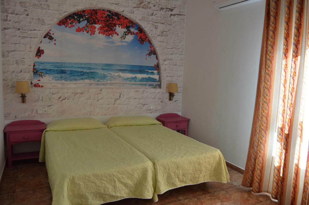 Hotel Poniente Moraleda De Zafayona ภายนอก รูปภาพ