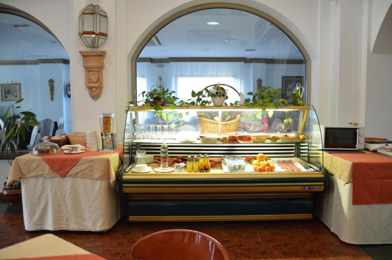 Hotel Poniente Moraleda De Zafayona ภายนอก รูปภาพ